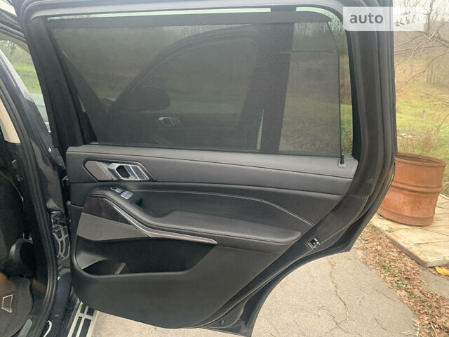 Серый БМВ X7, объемом двигателя 3 л и пробегом 78 тыс. км за 67900 $, фото 43 на Automoto.ua