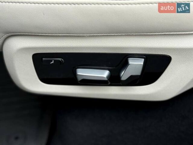 Серый БМВ X7, объемом двигателя 3 л и пробегом 75 тыс. км за 59000 $, фото 98 на Automoto.ua