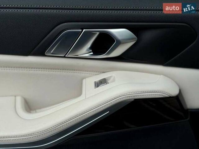 Серый БМВ X7, объемом двигателя 3 л и пробегом 75 тыс. км за 59000 $, фото 96 на Automoto.ua