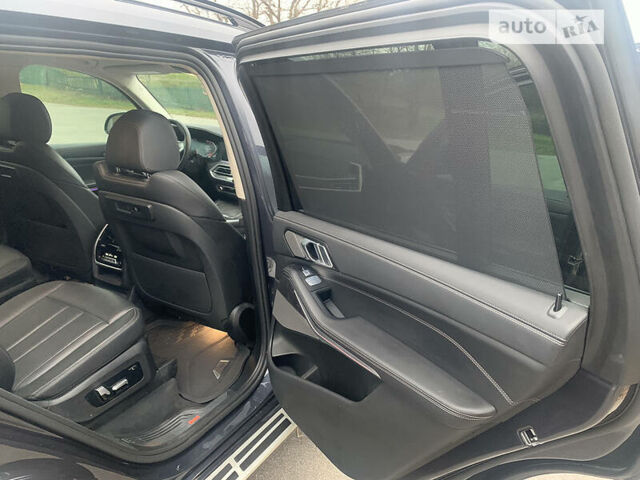 Серый БМВ X7, объемом двигателя 3 л и пробегом 78 тыс. км за 67900 $, фото 44 на Automoto.ua