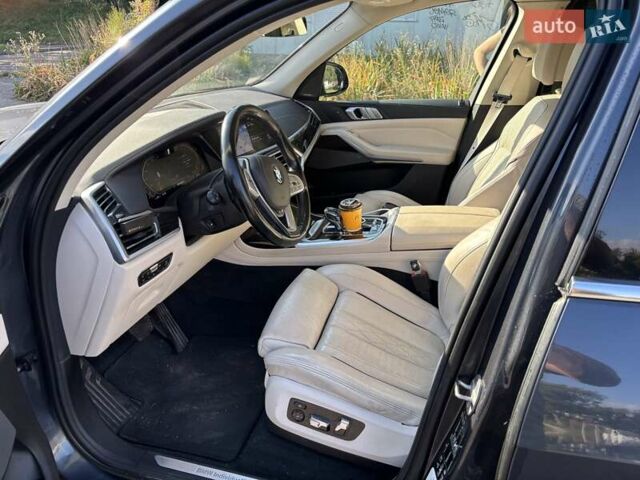 Сірий БМВ X7, об'ємом двигуна 3 л та пробігом 257 тис. км за 63000 $, фото 3 на Automoto.ua
