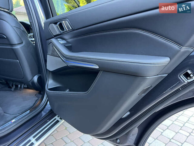 Серый БМВ X7, объемом двигателя 2.99 л и пробегом 109 тыс. км за 79500 $, фото 38 на Automoto.ua