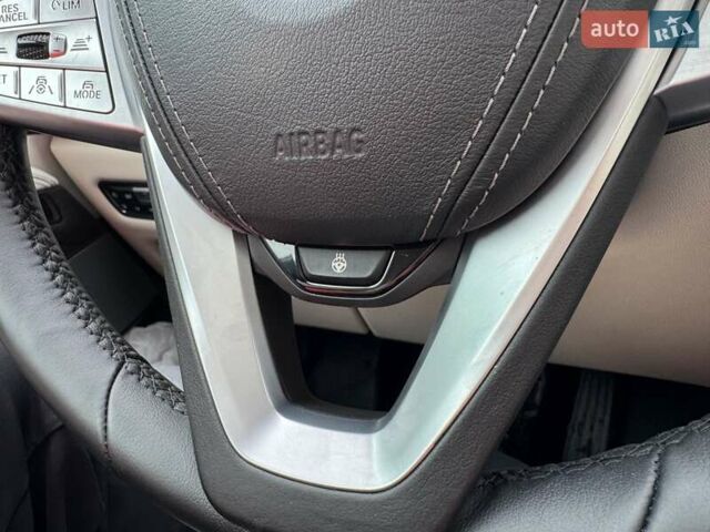 Серый БМВ X7, объемом двигателя 3 л и пробегом 259 тыс. км за 57500 $, фото 29 на Automoto.ua