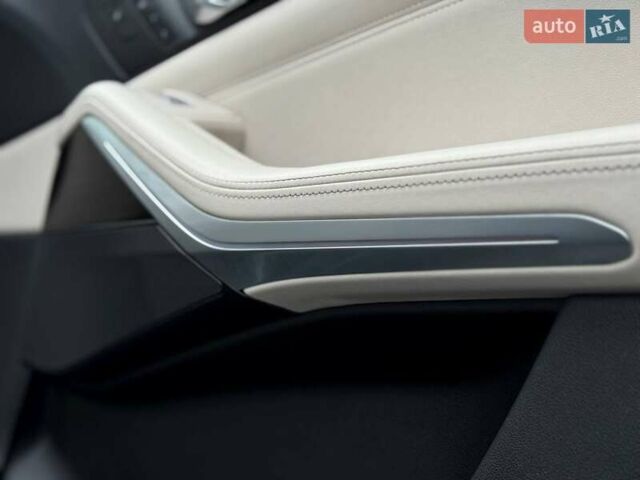 Серый БМВ X7, объемом двигателя 3 л и пробегом 75 тыс. км за 59000 $, фото 108 на Automoto.ua