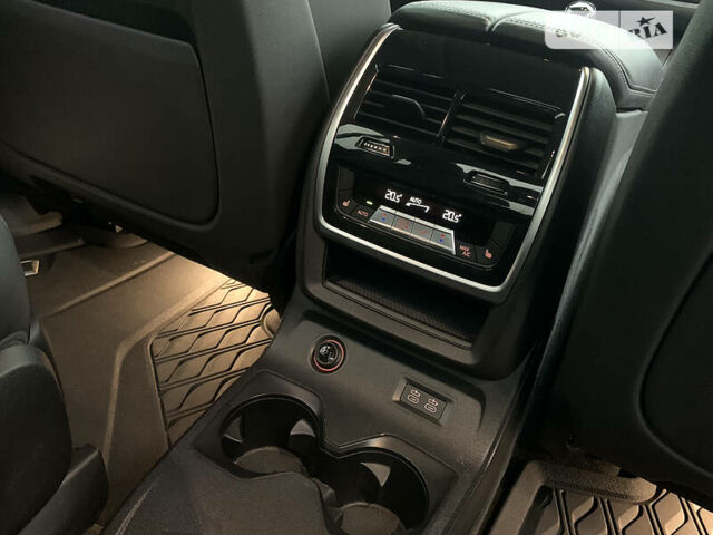 Серый БМВ X7, объемом двигателя 3 л и пробегом 78 тыс. км за 67900 $, фото 39 на Automoto.ua