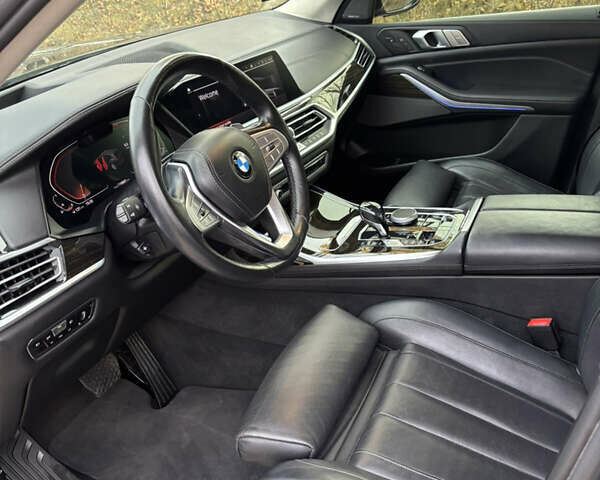 Сірий БМВ X7, об'ємом двигуна 3 л та пробігом 131 тис. км за 60700 $, фото 19 на Automoto.ua