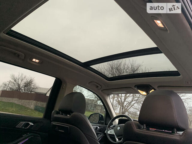 Серый БМВ X7, объемом двигателя 3 л и пробегом 78 тыс. км за 67900 $, фото 37 на Automoto.ua