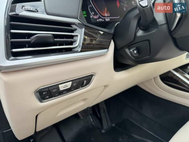 Серый БМВ X7, объемом двигателя 3 л и пробегом 259 тыс. км за 57500 $, фото 19 на Automoto.ua