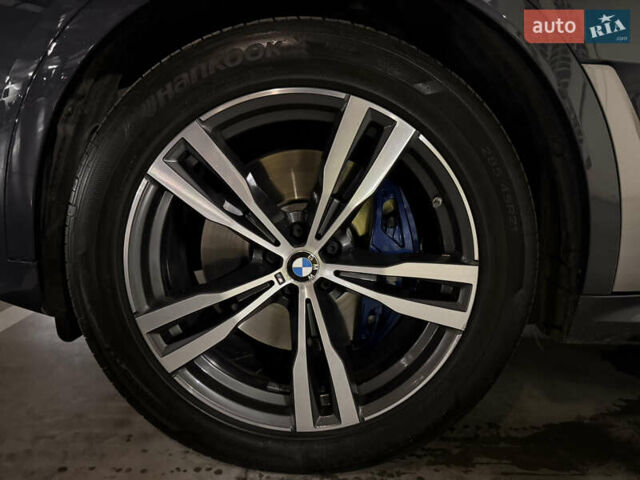 Серый БМВ X7, объемом двигателя 2.99 л и пробегом 118 тыс. км за 80500 $, фото 2 на Automoto.ua