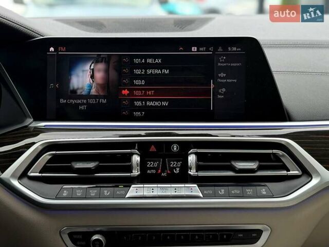 Серый БМВ X7, объемом двигателя 3 л и пробегом 75 тыс. км за 59000 $, фото 73 на Automoto.ua