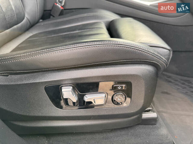 Серый БМВ X7, объемом двигателя 2.99 л и пробегом 88 тыс. км за 75000 $, фото 22 на Automoto.ua
