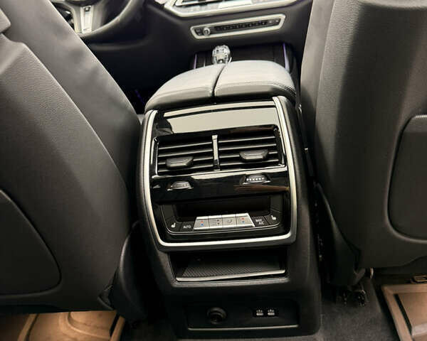 Серый БМВ X7, объемом двигателя 2.99 л и пробегом 118 тыс. км за 80500 $, фото 27 на Automoto.ua