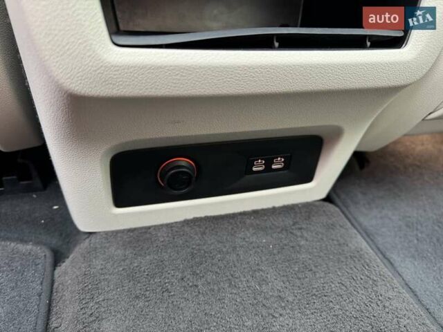 Серый БМВ X7, объемом двигателя 3 л и пробегом 259 тыс. км за 57500 $, фото 53 на Automoto.ua