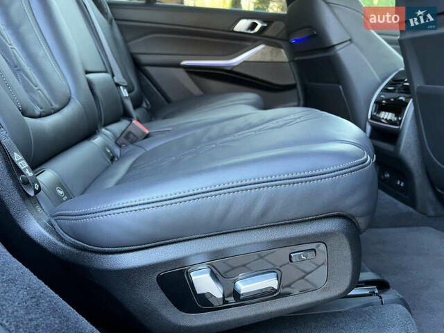 Серый БМВ X7, объемом двигателя 2.99 л и пробегом 109 тыс. км за 79500 $, фото 37 на Automoto.ua