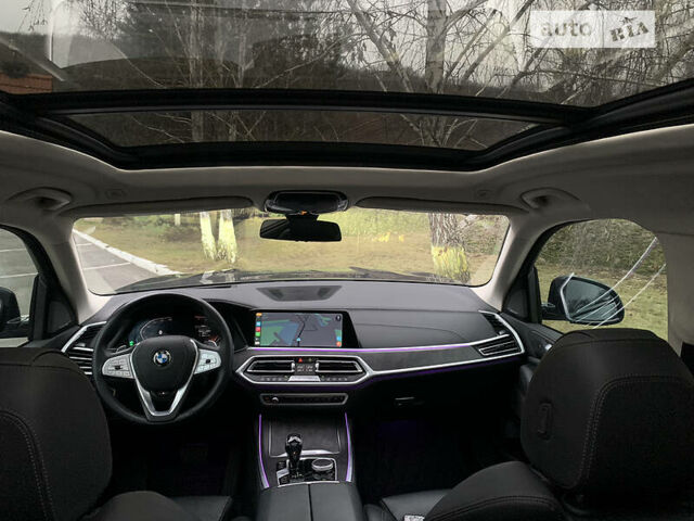 Серый БМВ X7, объемом двигателя 3 л и пробегом 78 тыс. км за 68900 $, фото 18 на Automoto.ua