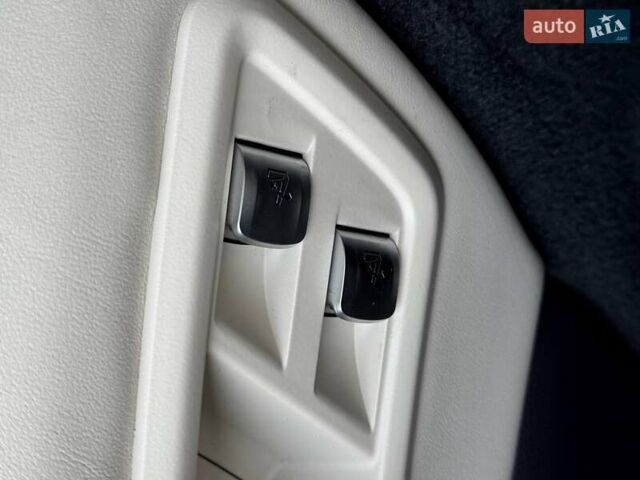 Серый БМВ X7, объемом двигателя 3 л и пробегом 75 тыс. км за 59000 $, фото 19 на Automoto.ua