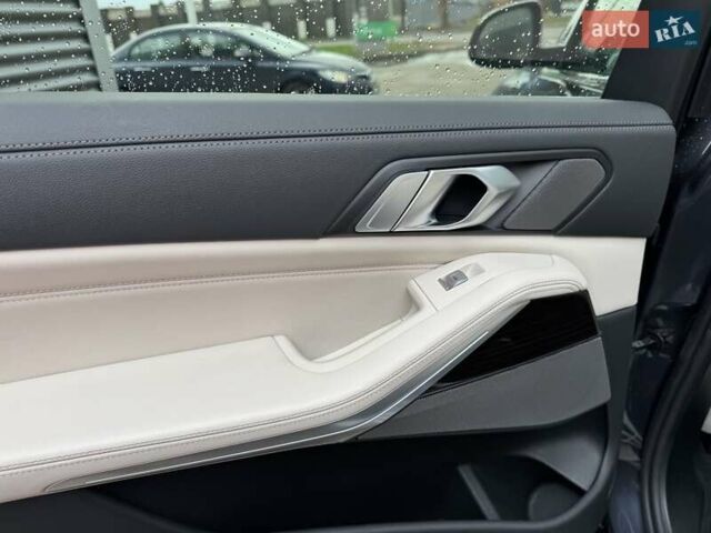 Серый БМВ X7, объемом двигателя 3 л и пробегом 259 тыс. км за 57500 $, фото 52 на Automoto.ua