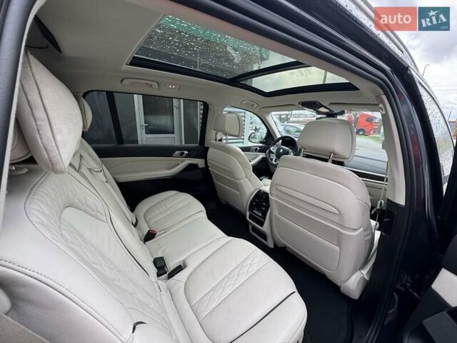 Серый БМВ X7, объемом двигателя 3 л и пробегом 259 тыс. км за 57500 $, фото 4 на Automoto.ua