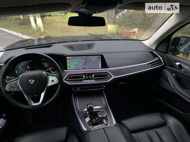 Серый БМВ X7, объемом двигателя 3 л и пробегом 78 тыс. км за 68900 $, фото 20 на Automoto.ua