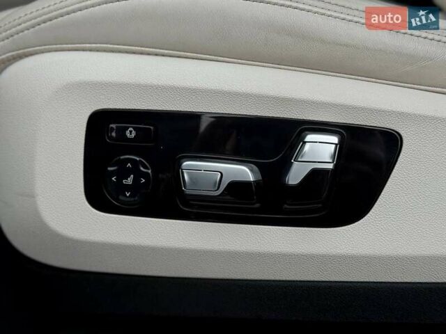 Серый БМВ X7, объемом двигателя 3 л и пробегом 75 тыс. км за 59000 $, фото 65 на Automoto.ua