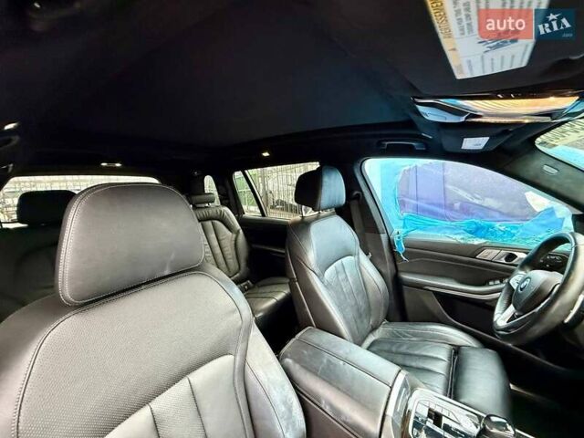 Сірий БМВ X7, об'ємом двигуна 3 л та пробігом 86 тис. км за 41800 $, фото 39 на Automoto.ua