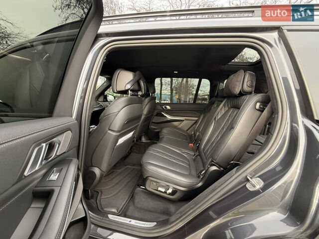Серый БМВ X7, объемом двигателя 2.99 л и пробегом 118 тыс. км за 80500 $, фото 19 на Automoto.ua