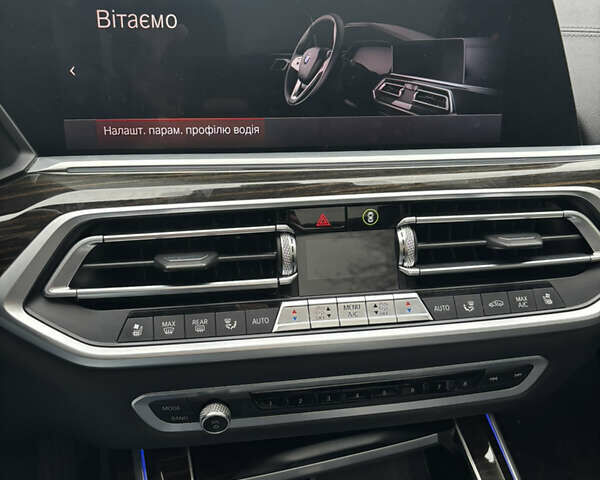 Сірий БМВ X7, об'ємом двигуна 3 л та пробігом 131 тис. км за 60700 $, фото 1 на Automoto.ua