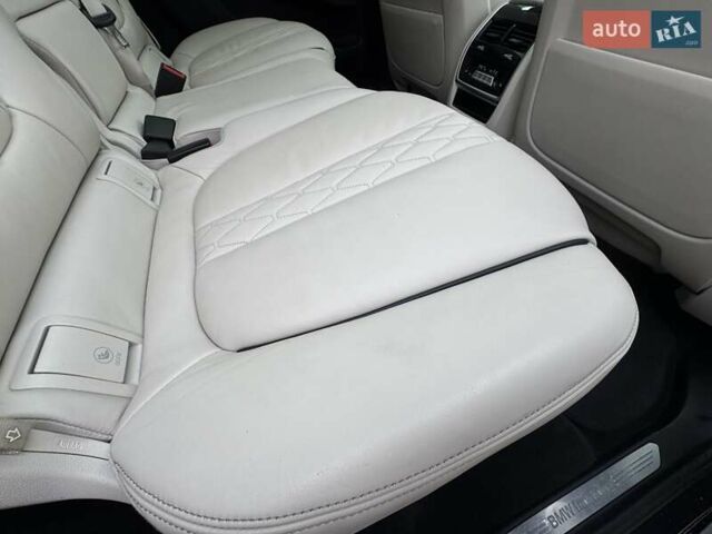 Серый БМВ X7, объемом двигателя 3 л и пробегом 259 тыс. км за 57500 $, фото 13 на Automoto.ua
