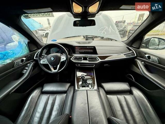 Сірий БМВ X7, об'ємом двигуна 3 л та пробігом 86 тис. км за 41800 $, фото 36 на Automoto.ua