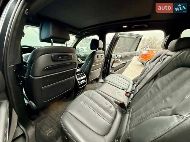 Сірий БМВ X7, об'ємом двигуна 3 л та пробігом 86 тис. км за 41800 $, фото 28 на Automoto.ua
