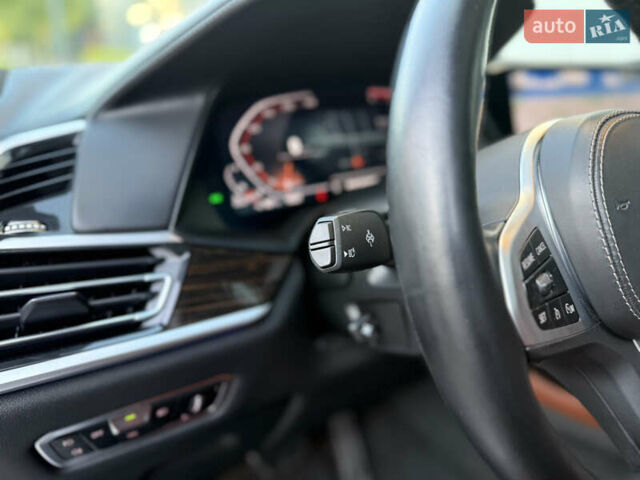 Серый БМВ X7, объемом двигателя 2.99 л и пробегом 194 тыс. км за 65900 $, фото 45 на Automoto.ua