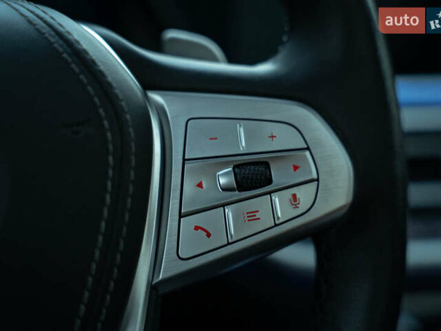 Серый БМВ X7, объемом двигателя 3 л и пробегом 56 тыс. км за 68900 $, фото 28 на Automoto.ua