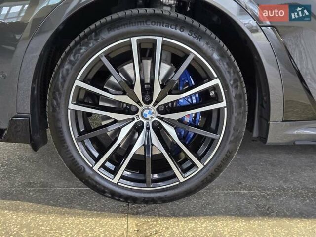 Серый БМВ X7, объемом двигателя 3 л и пробегом 111 тыс. км за 85999 $, фото 8 на Automoto.ua