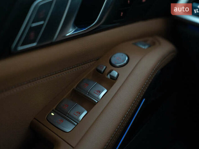 Серый БМВ X7, объемом двигателя 3 л и пробегом 56 тыс. км за 68900 $, фото 20 на Automoto.ua