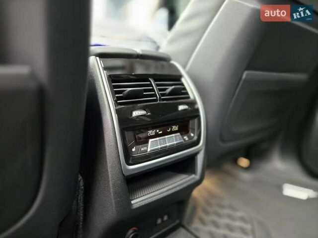 Серый БМВ X7, объемом двигателя 3 л и пробегом 111 тыс. км за 85999 $, фото 25 на Automoto.ua