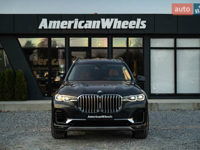 Серый БМВ X7, объемом двигателя 3 л и пробегом 56 тыс. км за 68900 $, фото 1 на Automoto.ua