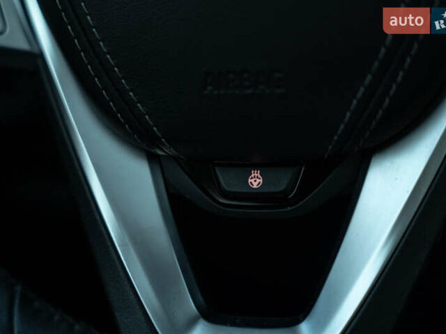 Серый БМВ X7, объемом двигателя 3 л и пробегом 56 тыс. км за 68900 $, фото 27 на Automoto.ua