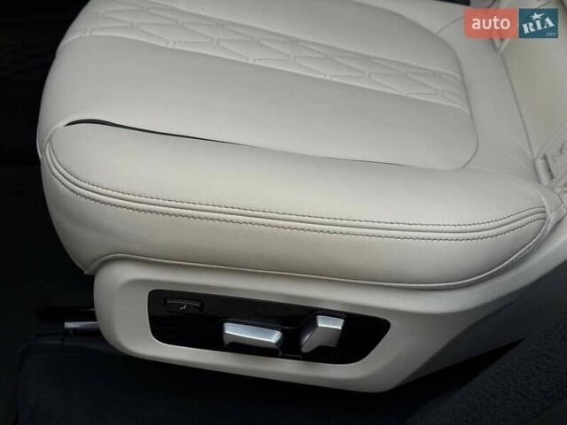 Серый БМВ X7, объемом двигателя 2.99 л и пробегом 116 тыс. км за 85000 $, фото 56 на Automoto.ua