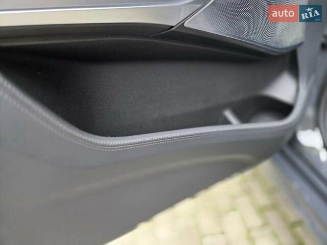 Серый БМВ X7, объемом двигателя 3 л и пробегом 111 тыс. км за 85999 $, фото 28 на Automoto.ua