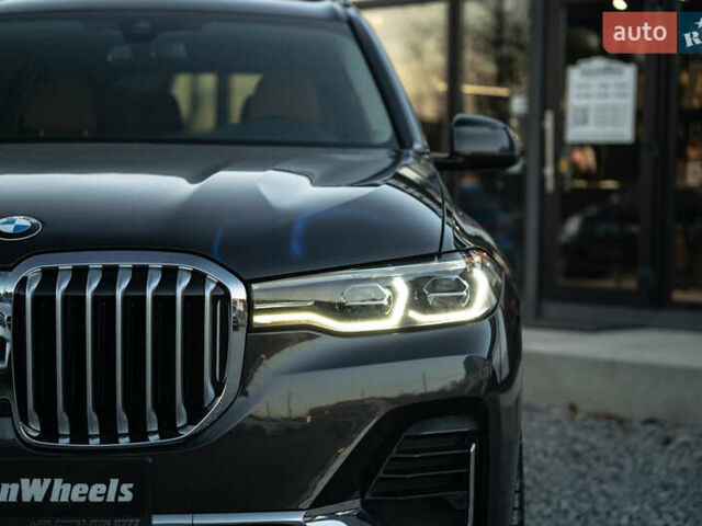 Серый БМВ X7, объемом двигателя 3 л и пробегом 56 тыс. км за 68900 $, фото 12 на Automoto.ua