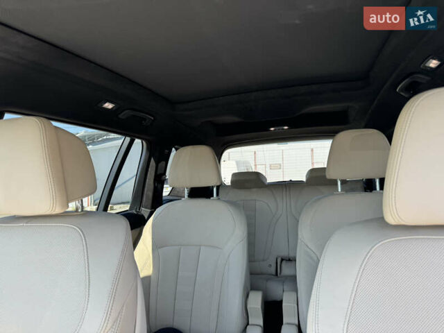 Сірий БМВ X7, об'ємом двигуна 3 л та пробігом 67 тис. км за 71000 $, фото 17 на Automoto.ua