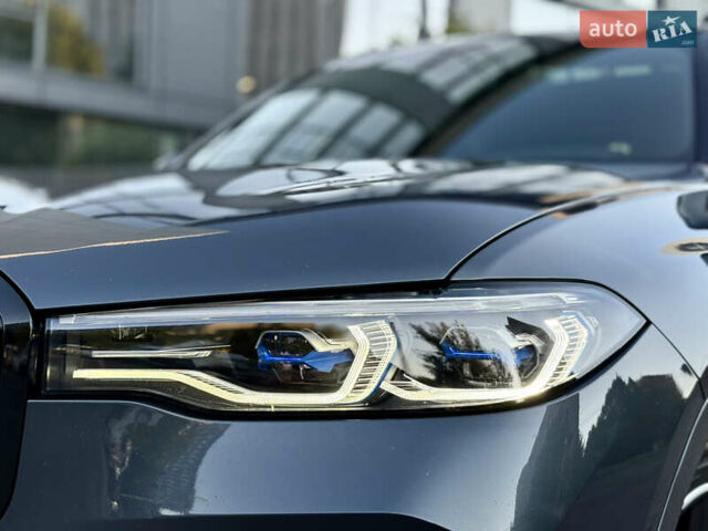 Серый БМВ X7, объемом двигателя 2.99 л и пробегом 194 тыс. км за 65900 $, фото 3 на Automoto.ua