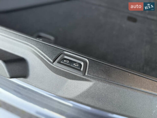 Серый БМВ X7, объемом двигателя 2.99 л и пробегом 194 тыс. км за 65900 $, фото 78 на Automoto.ua