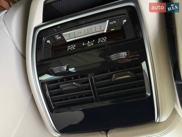 Серый БМВ X7, объемом двигателя 2.99 л и пробегом 116 тыс. км за 85000 $, фото 59 на Automoto.ua