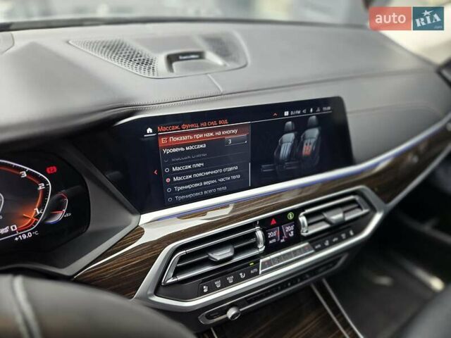 Серый БМВ X7, объемом двигателя 3 л и пробегом 111 тыс. км за 85999 $, фото 24 на Automoto.ua