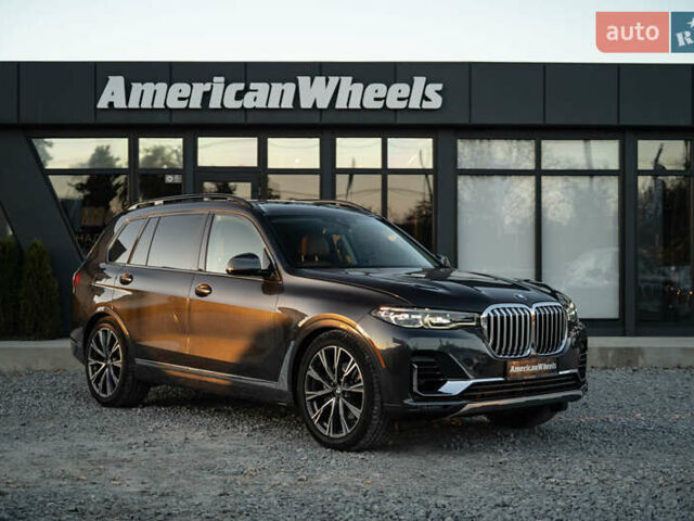 Серый БМВ X7, объемом двигателя 3 л и пробегом 56 тыс. км за 68900 $, фото 2 на Automoto.ua