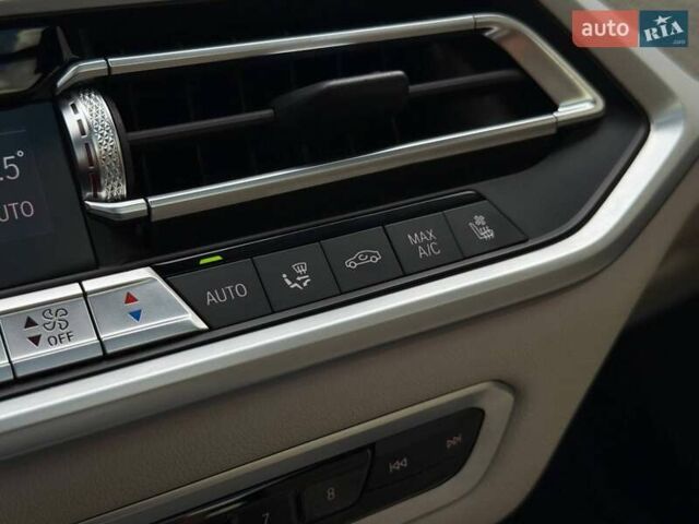 Серый БМВ X7, объемом двигателя 2.99 л и пробегом 116 тыс. км за 85000 $, фото 78 на Automoto.ua