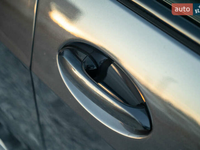 Серый БМВ X7, объемом двигателя 3 л и пробегом 56 тыс. км за 68900 $, фото 17 на Automoto.ua