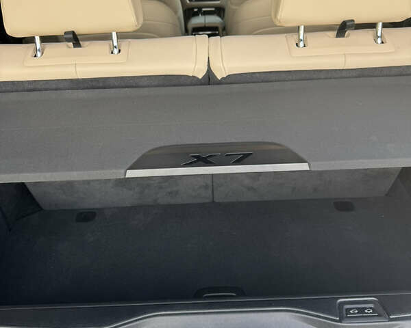 Сірий БМВ X7, об'ємом двигуна 3 л та пробігом 67 тис. км за 71000 $, фото 32 на Automoto.ua