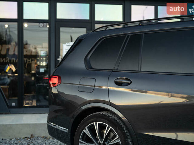 Серый БМВ X7, объемом двигателя 3 л и пробегом 56 тыс. км за 68900 $, фото 7 на Automoto.ua
